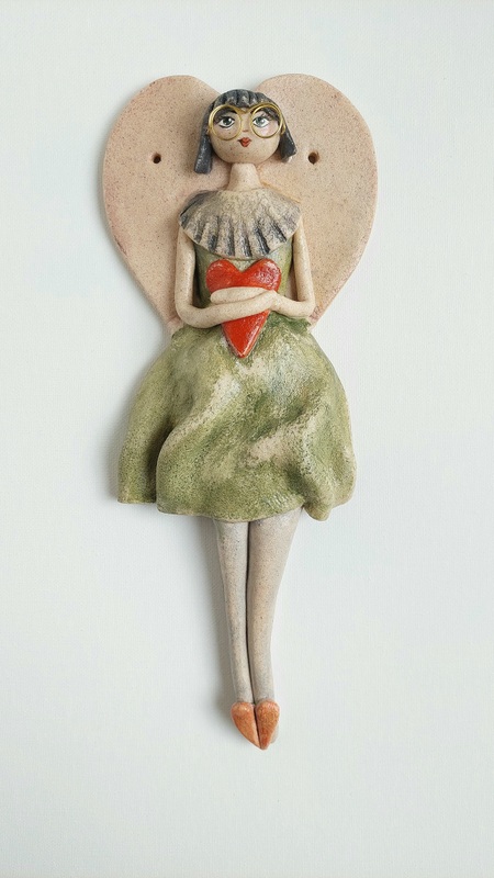 Figurka Anielicy wykonana z masy solnej