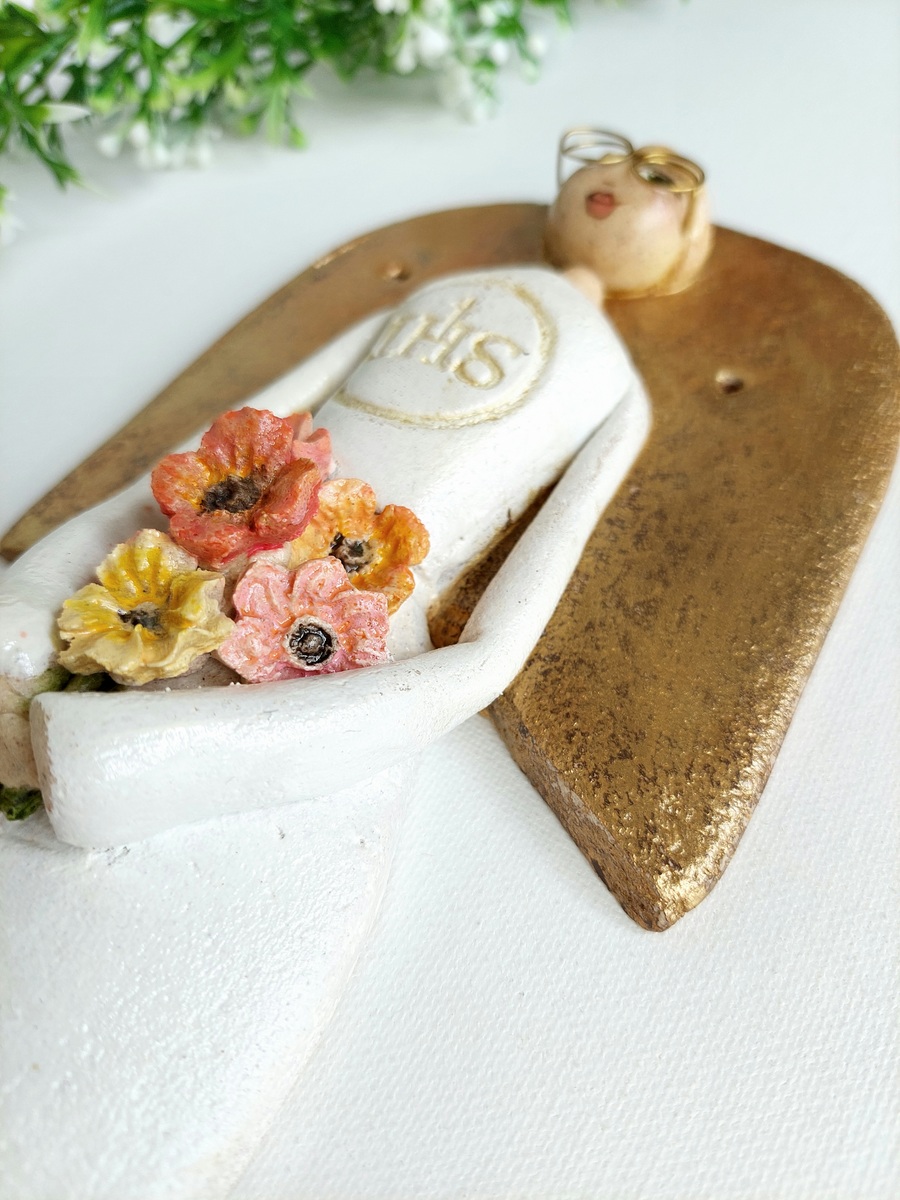 Wisząca figurka Anioł komunijny dla dziewczynki